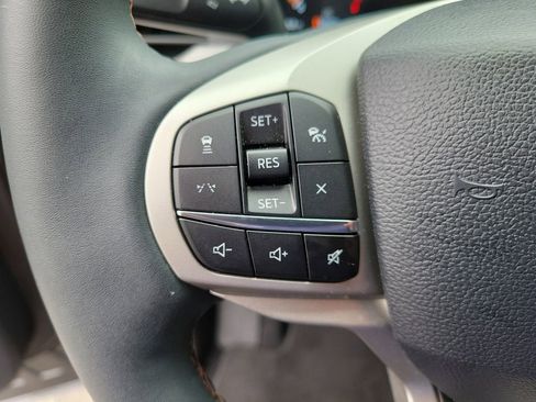 Used 2025 Ford Explorer Active RWD image 29