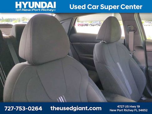 Certified 2025 Hyundai Elantra Sport FWD image 6