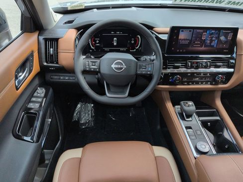 New 2026 Nissan Pathfinder Platinum AWD/4WD image 18