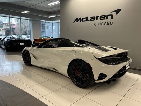Used 2024 McLaren 750S Spider image 7
