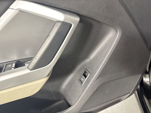 Used 2019 Audi Q3 2.0T Premium AWD/4WD image 10