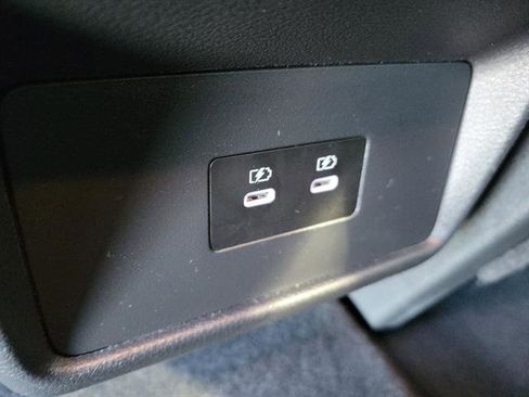 Used 2024 Nissan Rogue SV image 7