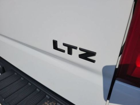 Used 2023 Chevrolet Silverado 1500 LTZ AWD/4WD image 39