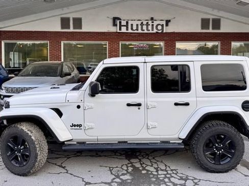 Used 2021 Jeep Wrangler Unlimited Sahara AWD/4WD image 2