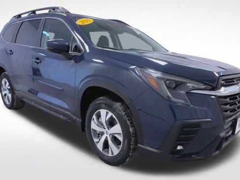 Certified 2025 Subaru Ascent Premium image 2