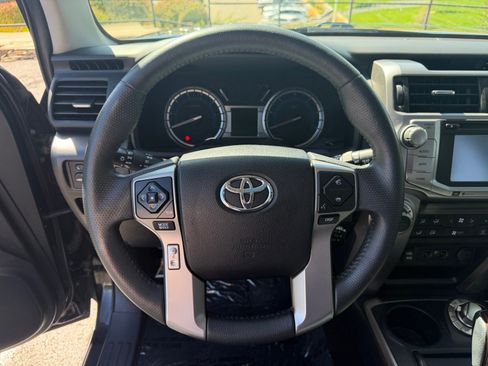 Used 2019 Toyota 4Runner Limited w/ Four Season Floor Mat Package AWD/4WD image 9