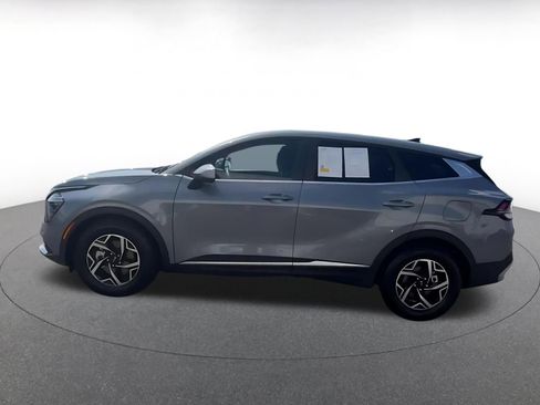 Used 2025 Kia Sportage LX FWD image 7