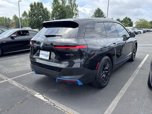 Used 2023 BMW iX xDrive50 w/ Premium Package AWD/4WD image 23
