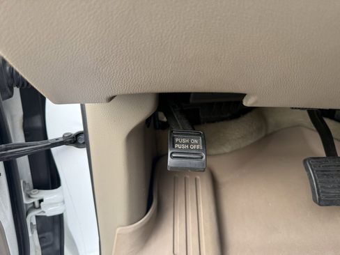 Used 2015 GMC Yukon SLT w/ HD Trailering Package image 18