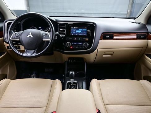 Used 2015 Mitsubishi Outlander SE AWD/4WD image 18