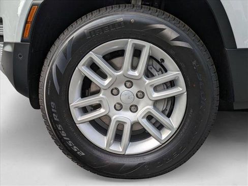 New 2025 Land Rover Defender 110 S image 10