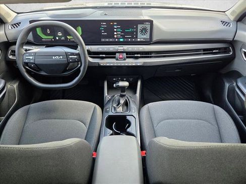 Used 2025 Kia K4 FWD image 18