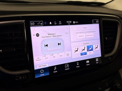 Used 2023 Chrysler Pacifica Touring-L FWD image 24