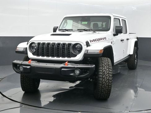 New 2026 Jeep Gladiator Mojave image 3