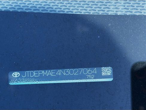 Used 2022 Toyota Corolla LE image 36