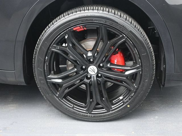 Used 2023 Maserati Levante GT AWD/4WD image 35