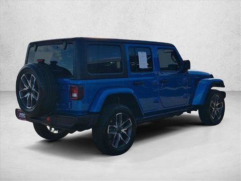 Used 2024 Jeep Wrangler Unlimited w/ LED Headlamp & Fog Lamp Group AWD/4WD image 5