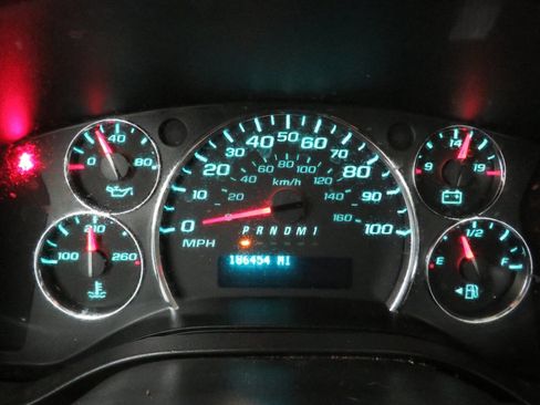 Used 2018 GMC Savana 2500 w/ Chrome Appearance Package image 18