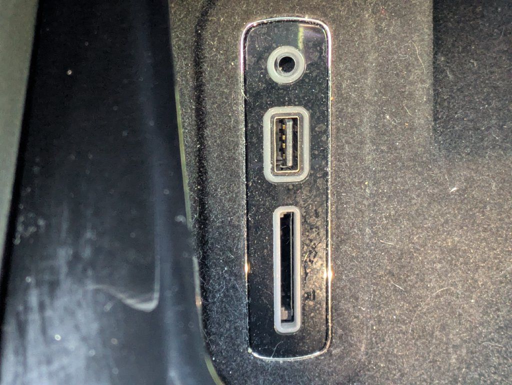 Used 2021 Maserati Levante S AWD/4WD image 35