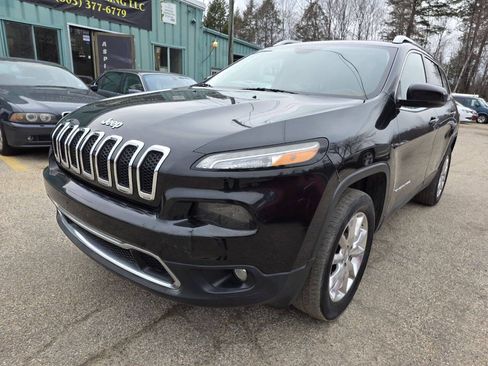 Used 2015 Jeep Cherokee Limited AWD/4WD image 4