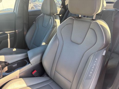 Used 2025 Hyundai Elantra Limited image 35