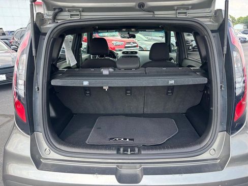Used 2017 Kia Soul + FWD image 7