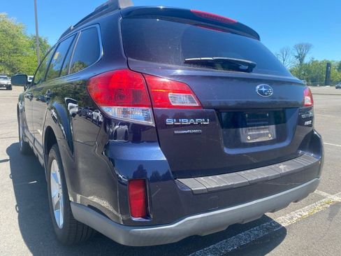 Used 2013 Subaru Outback 2.5i Limited AWD/4WD image 3