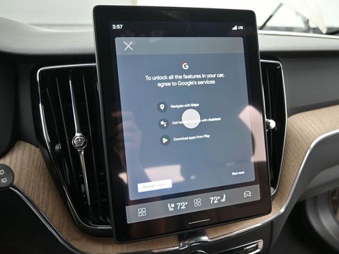 New 2026 Volvo XC60 B5 Plus w/ Protection Package Premier image 22