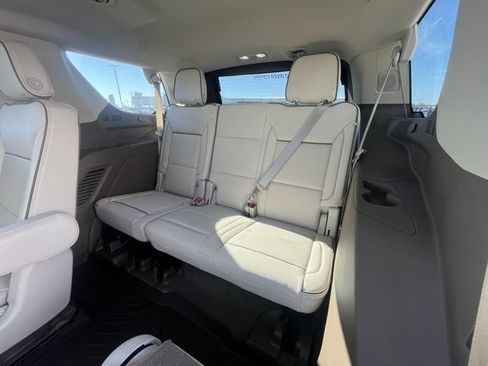 Used 2022 GMC Yukon Denali image 9