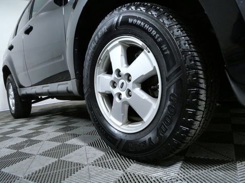 Used 2009 Ford Escape XLT FWD image 2