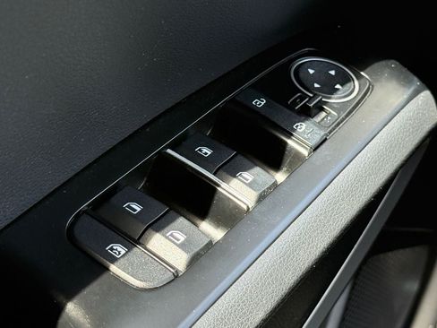 Used 2020 Kia Soul LX FWD image 17