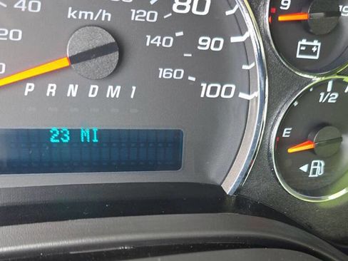 Used 2025 Chevrolet Express 2500 Extended w/ Communications Package image 9