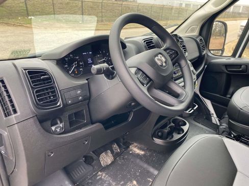 New 2025 RAM ProMaster 2500 w/ Convenience Group FWD image 37