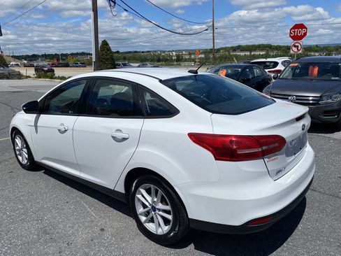 Used 2017 Ford Focus SE FWD image 7