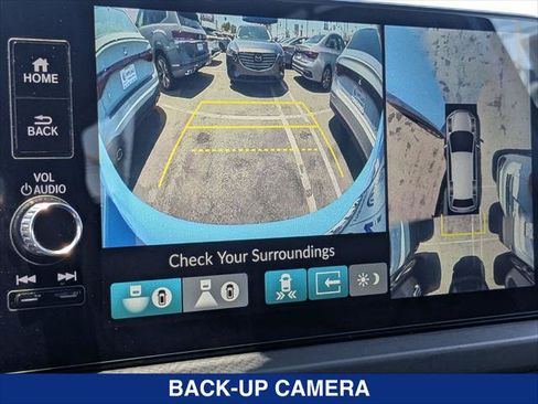 Used 2025 Honda Pilot TrailSport image 18
