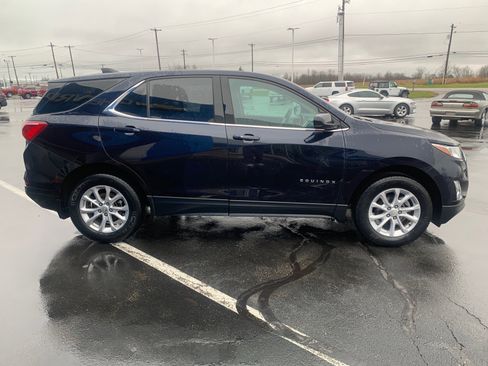 Used 2020 Chevrolet Equinox LT w/ Driver Convenience Package image 3