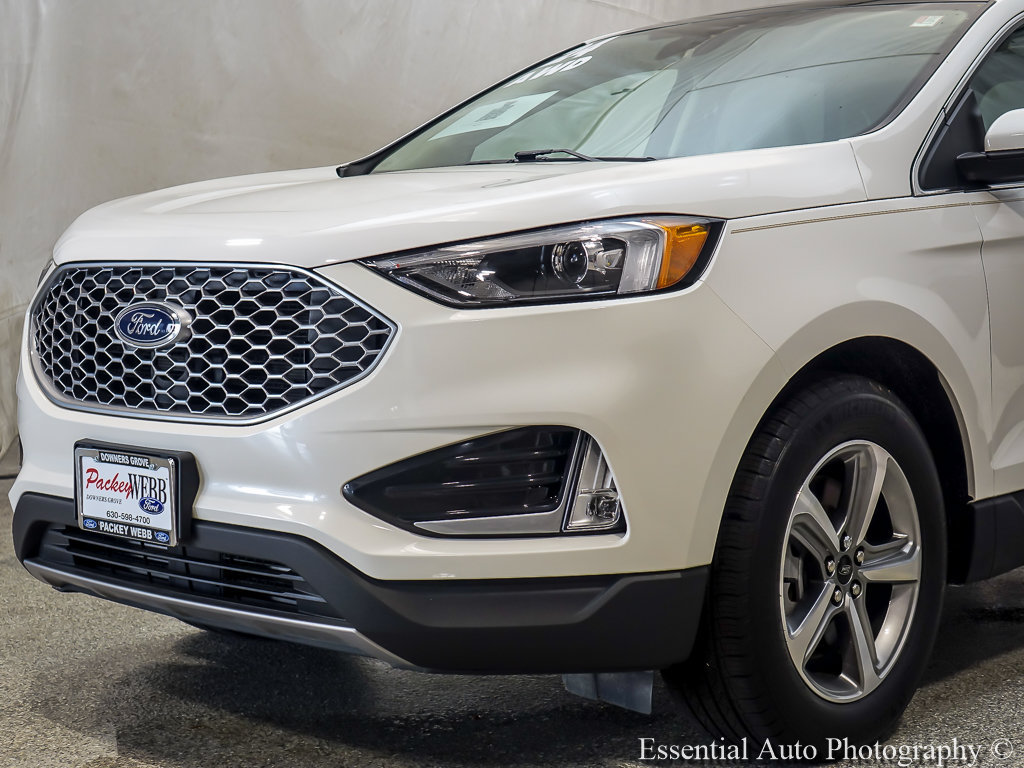 Certified 2024 Ford Edge SEL w/ Convenience Package AWD/4WD image 3