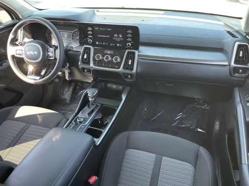 Used 2022 Kia Sorento LX FWD image 10