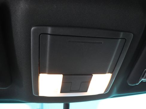 Used 2017 Ford Explorer XLT w/ Equipment Group 202A AWD/4WD image 57