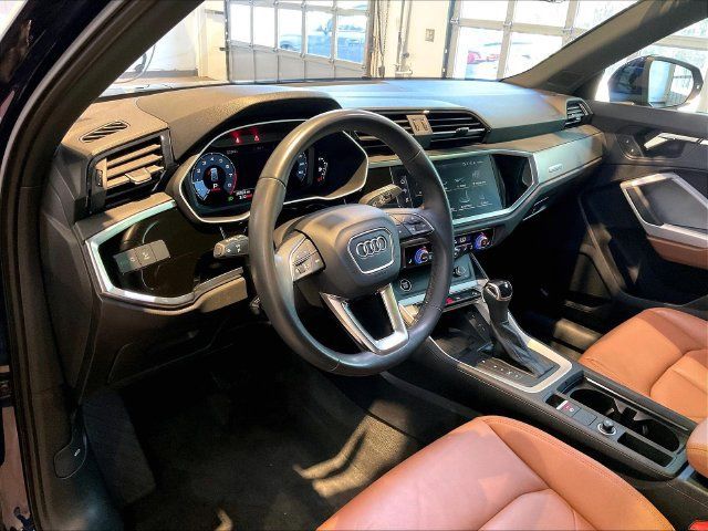 Used 2024 Audi Q3 2.0T Premium w/ Convenience Package AWD/4WD image 5