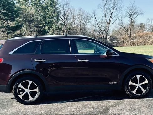 Used 2016 Kia Sorento EX w/ EX Premium Package image 2