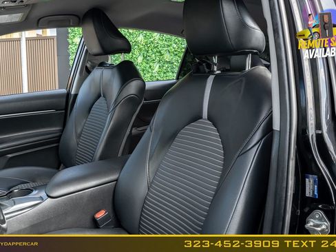 Used 2020 Toyota Camry SE FWD image 12