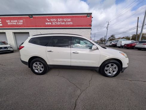Used 2011 Chevrolet Traverse LT image 5