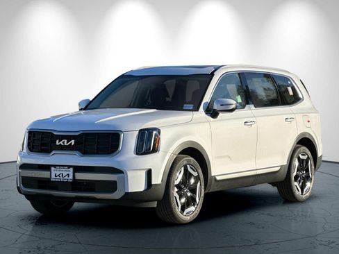New 2025 Kia Telluride S image 8
