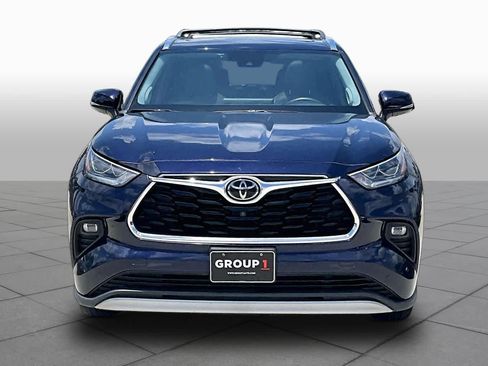Used 2021 Toyota Highlander Platinum AWD/4WD image 4