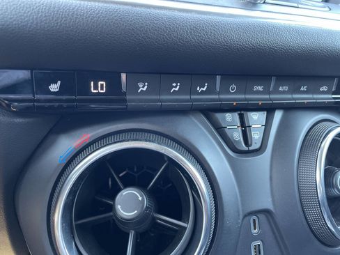 Used 2020 Chevrolet Blazer LT image 26