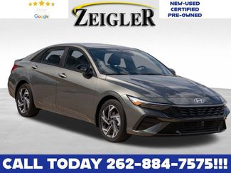 New 2025 Hyundai Elantra SEL video 1