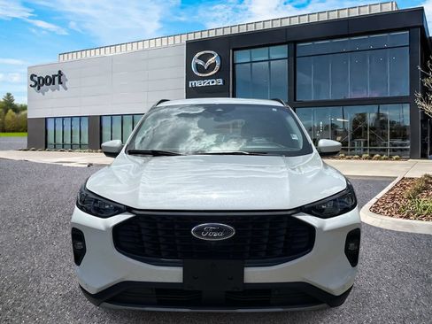 Used 2025 Ford Escape Platinum w/ Premium Technology Package AWD/4WD image 8