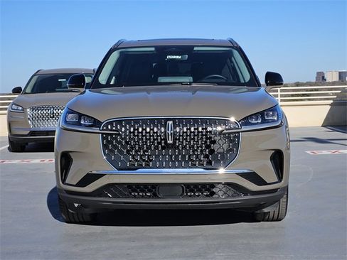 New 2026 Lincoln Aviator Reserve image 2