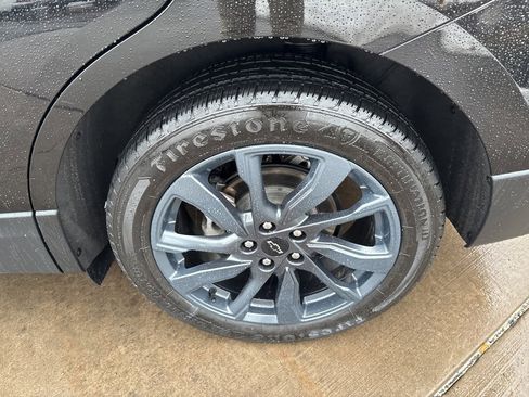 Used 2022 Chevrolet Equinox RS w/ Infotainment Package image 16